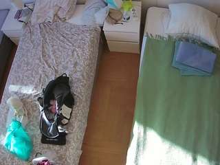 Voyeir House camsoda voyeurcam-julmodels-bed-5