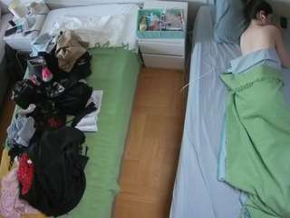 Online Cam Models camsoda voyeurcam-julmodels-bed-5