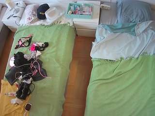 Florida Cam Models camsoda voyeurcam-julmodels-bed-5