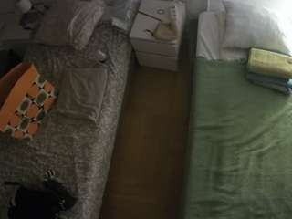 Voyeur Live House camsoda voyeurcam-julmodels-bed-5