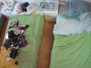 Voyoere House camsoda voyeurcam-julmodels-bed-5