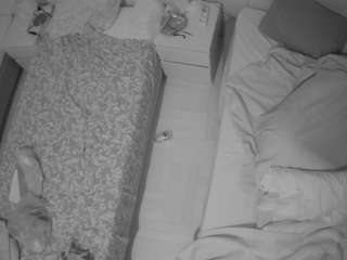 Voyeur House camsoda voyeurcam-julmodels-bed-5