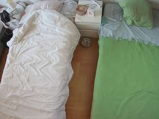 Ruero camsoda voyeurcam-julmodels-bed-5