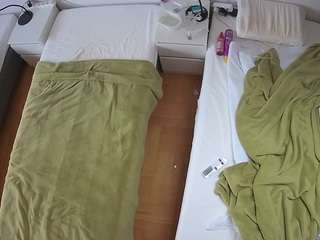voyeurcam-julmodels-bed-5