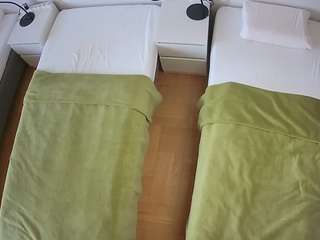 voyeurcam-julmodels-bed-5