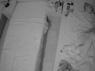voyeurcam-julmodels-bed-5's preview