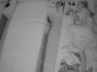 voyeurcam-julmodels-bed-5