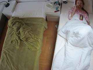 voyeurcam-julmodels-bed-5