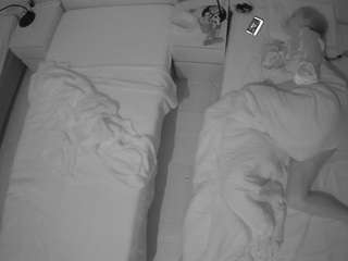 voyeurcam-julmodels-bed-5