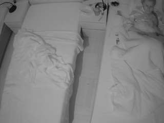 voyeurcam-julmodels-bed-5