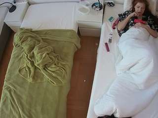 voyeurcam-julmodels-bed-5