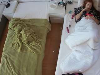 voyeurcam-julmodels-bed-5