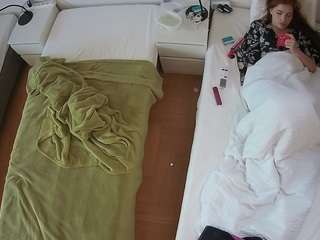 voyeurcam-julmodels-bed-5
