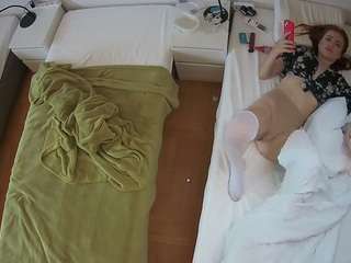 voyeurcam-julmodels-bed-5
