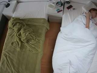 voyeurcam-julmodels-bed-5 webcam model