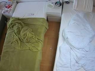 voyeurcam-julmodels-bed-5
