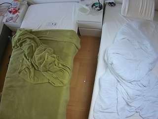 voyeurcam-julmodels-bed-5