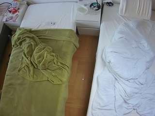 voyeurcam-julmodels-bed-5