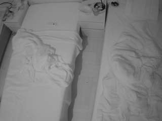 voyeurcam-julmodels-bed-5