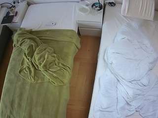 voyeurcam-julmodels-bed-5
