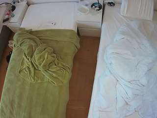 voyeurcam-julmodels-bed-5
