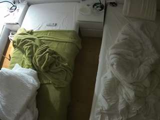 voyeurcam-julmodels-bed-5