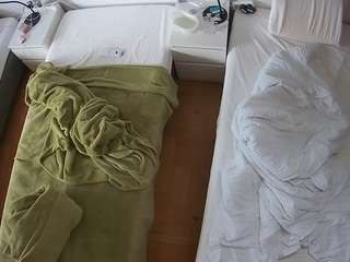 voyeurcam-julmodels-bed-5