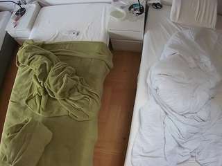 voyeurcam-julmodels-bed-5