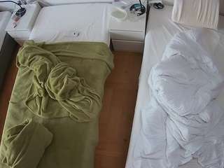 voyeurcam-julmodels-bed-5