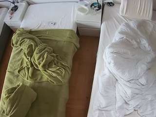 voyeurcam-julmodels-bed-5