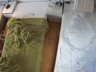 voyeurcam-julmodels-bed-5