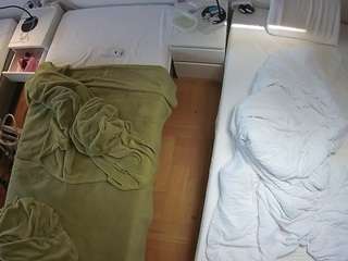 voyeurcam-julmodels-bed-5
