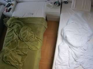 voyeurcam-julmodels-bed-5