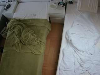 voyeurcam-julmodels-bed-5