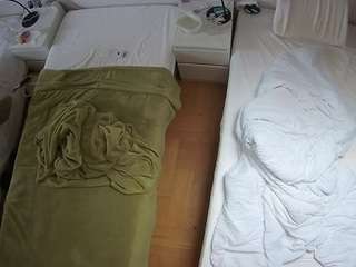 voyeurcam-julmodels-bed-5