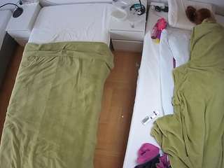 voyeurcam-julmodels-bed-5 webcam