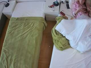 voyeurcam-julmodels-bed-5