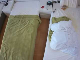 voyeurcam-julmodels-bed-5