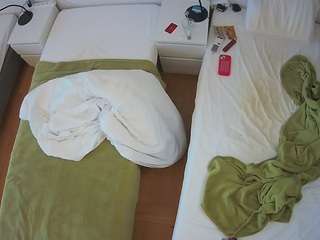 voyeurcam-julmodels-bed-5