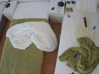 voyeurcam-julmodels-bed-5