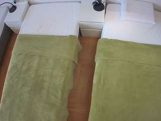 voyeurcam-julmodels-bed-5
