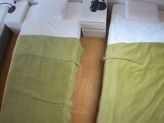 voyeurcam-julmodels-bed-5