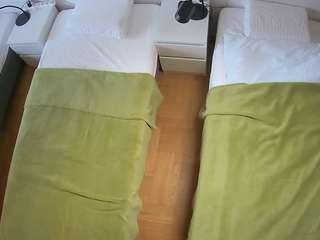 voyeurcam-julmodels-bed-5