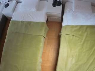 voyeurcam-julmodels-bed-5