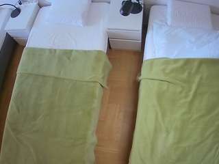 voyeurcam-julmodels-bed-5