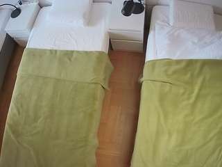 voyeurcam-julmodels-bed-5