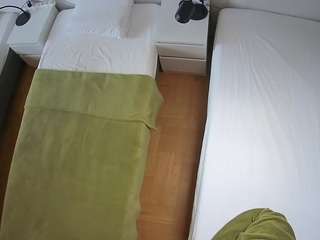 voyeurcam-julmodels-bed-5 - Live Cam