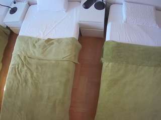 voyeurcam-julmodels-bed-5 webcam