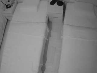 voyeurcam-julmodels-bed-5