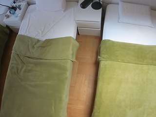 voyeurcam-julmodels-bed-5